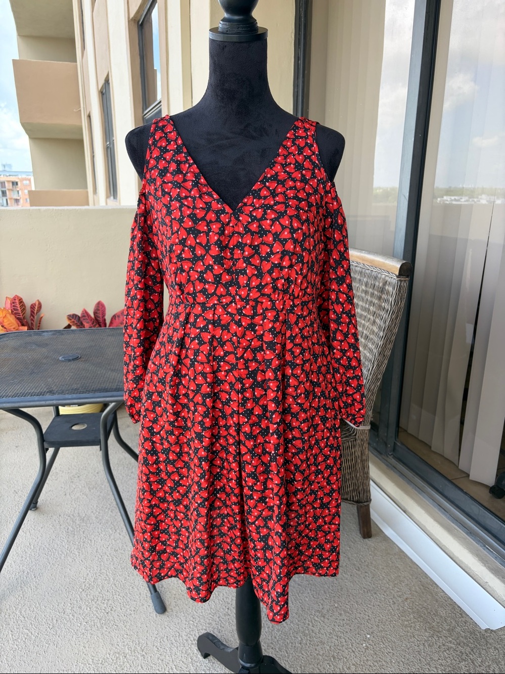 Disney Alice Through The Looking Glass Dress Medium Heart Print Cold Shoulder